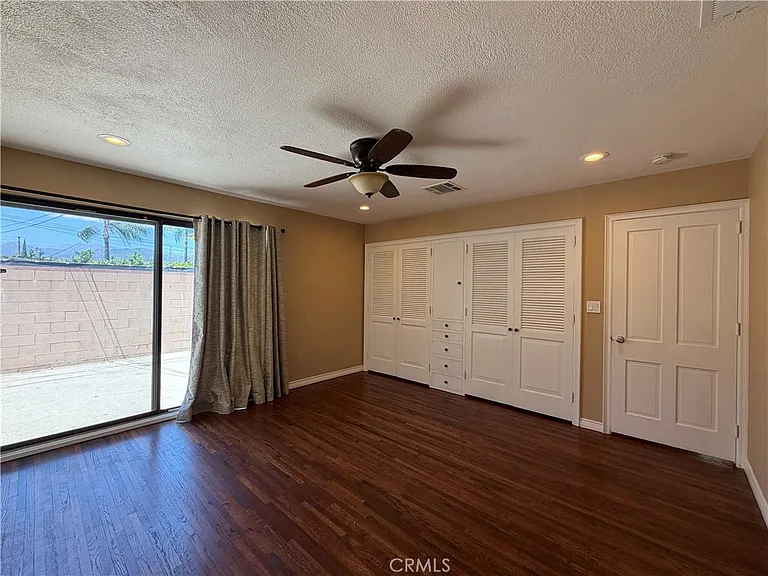 1447 S Valley Center Ave — Photo 21