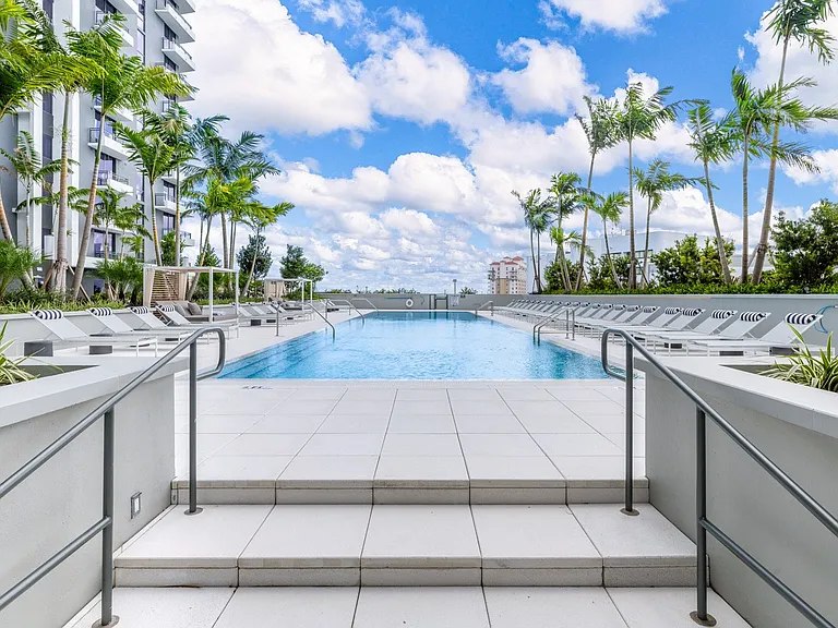 Lumaire West Palm Beach — Photo 38