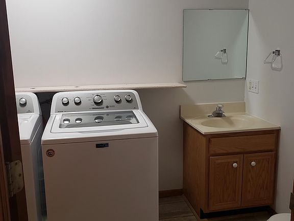 5th image of 104 Lake St