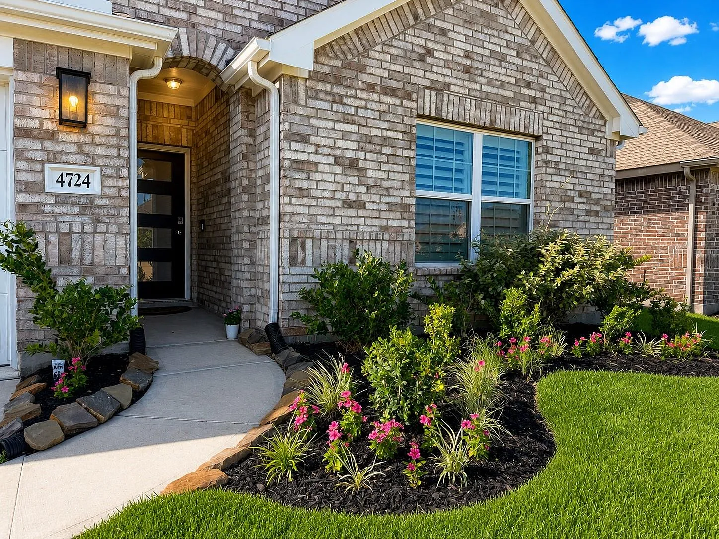 3 bed, 2.0 bath, 1857 sqft, $2,850 — Photo 4
