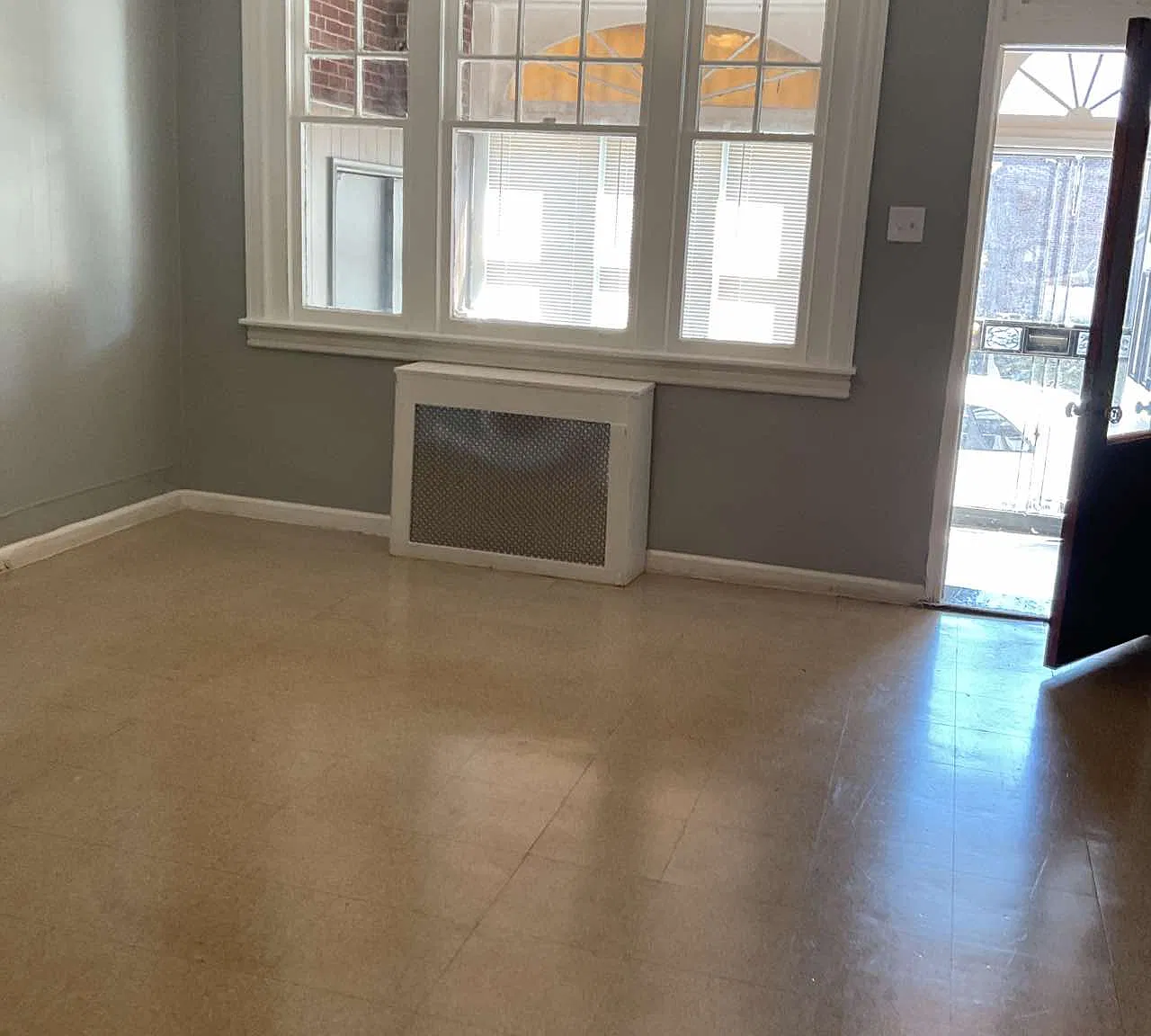 3 bed, 1401 sqft, $1,200 — Photo 1