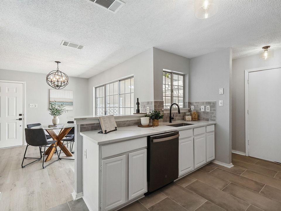 1st image of 2532 Brook Hollow Ct