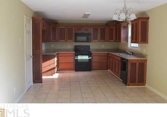 3rd image of 2211 Smallwood Springs Dr