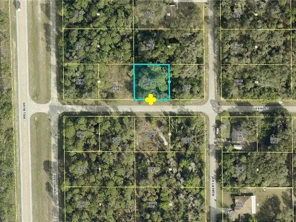 2405 E 19th St, Lehigh Acres, FL 33972