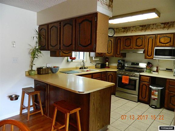 5th image of 216 Van Buren St