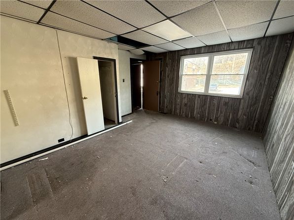 pittsburgh-pennsylvania-87992086 picture