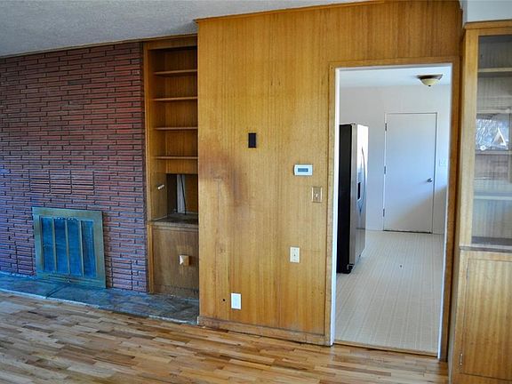 5th image of 615 S 11th St