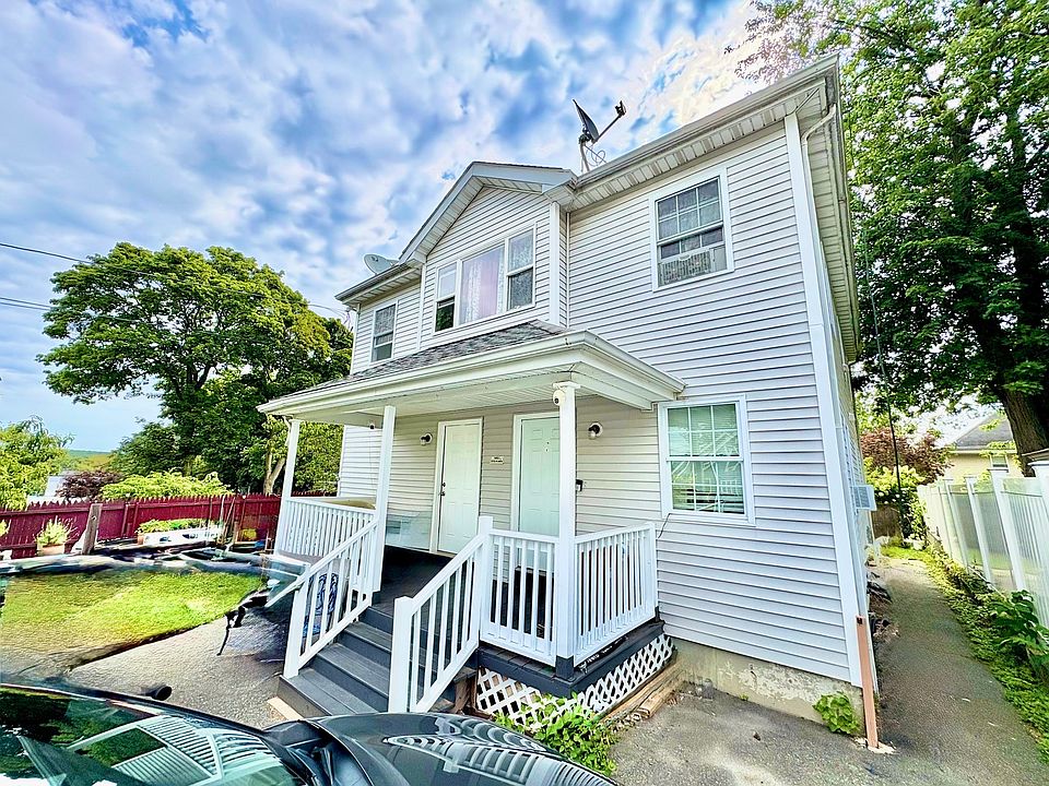 1st image of 32 Grant St
