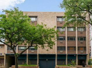 6121 N Sheridan Rd APT 3A, Chicago, IL 60660
