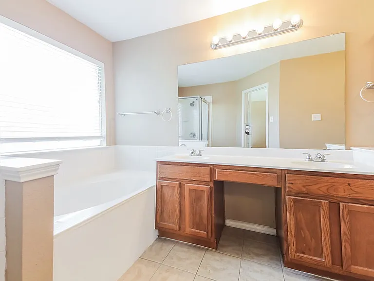 1626 Redwood Dr — Photo 12