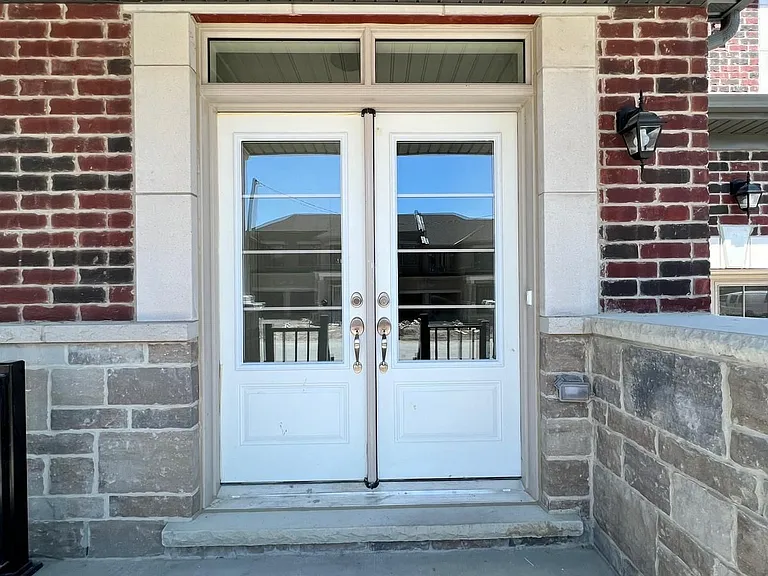 1224 Rexton Dr — Photo 6