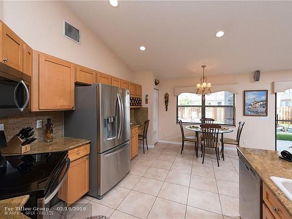 3rd image of 2722 W Abiaca Cir