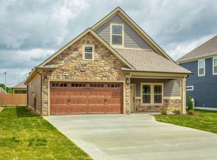 69 Country Cove Ln, Rossville, GA 30741