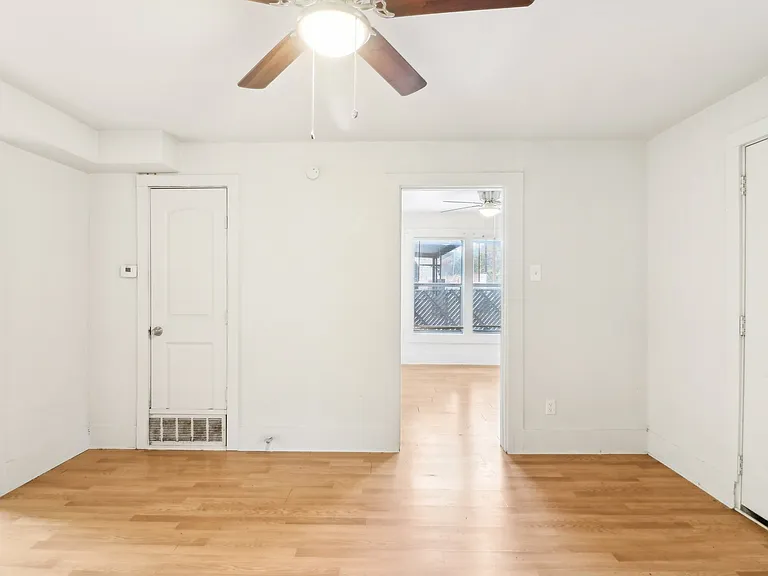 1906 Grainger St #1906 — Photo 10