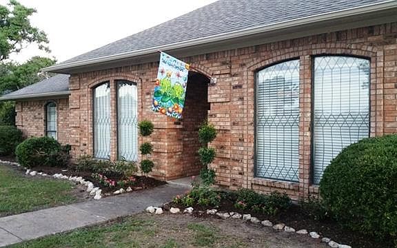 2nd image of 2109 Meadowview Dr