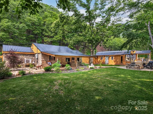 14715 Cruso Rd, Canton, NC 28716