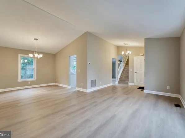 5528 Buggy Whip Dr, Centreville, VA 20120
