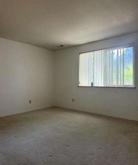 612 SW Larch Rd — Photo 12