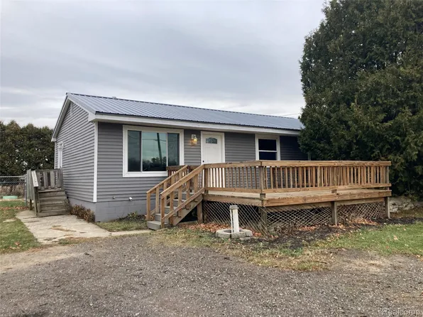 3784 Lippincott Rd, Lapeer, MI 48446