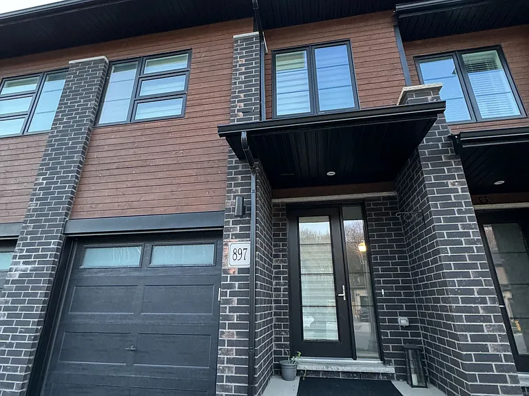 897 Robert Ferrie Dr — Photo 2