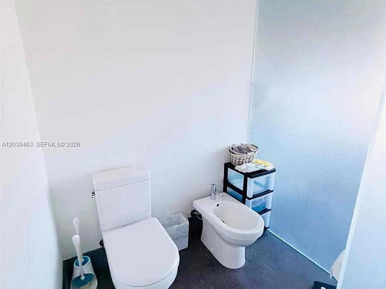 21025 NE 38th Ave — Photo 21