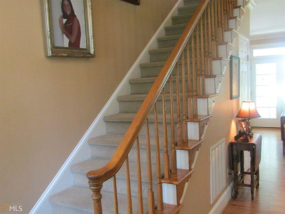 5th image of 840 Woods Hole Cir