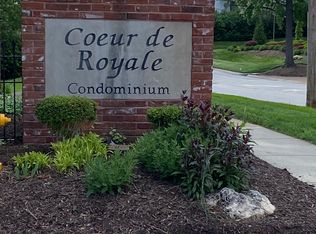572 Coeur De Royale Dr APT 202, Saint Louis, MO 63141