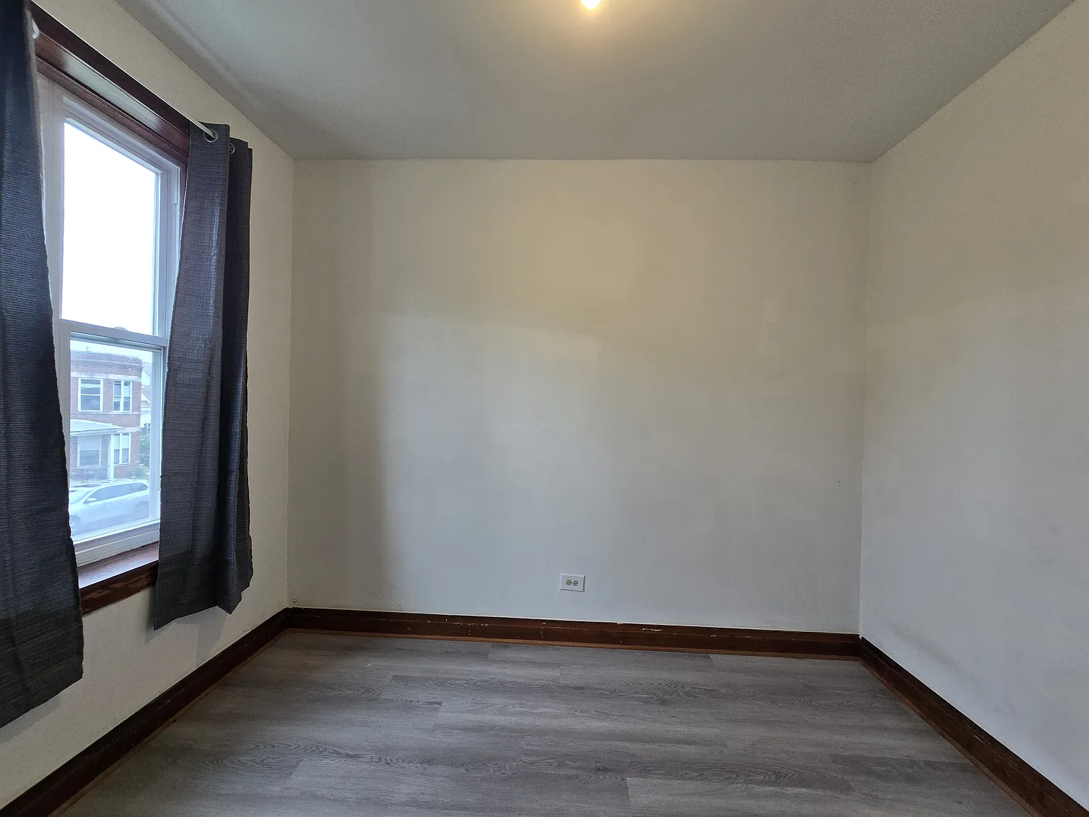 2 bed, 1000 sqft, $1,400 — Photo 4