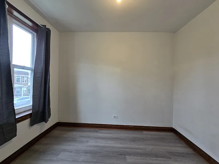 3024 W 40th St #1 — Photo 4