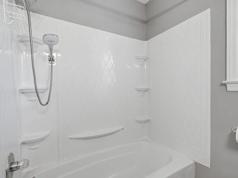 240 Ridgeway Dr — Photo 18