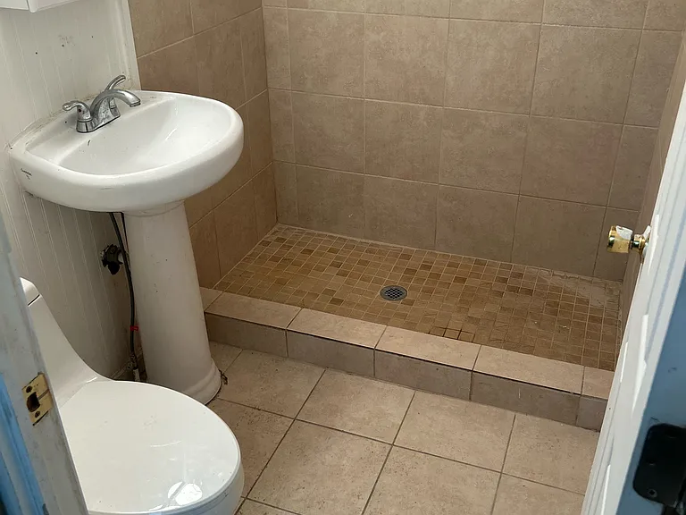 2278 Ballard Pl — Photo 3