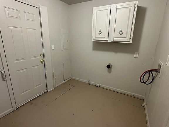 3rd image of 5430 Norton Ave