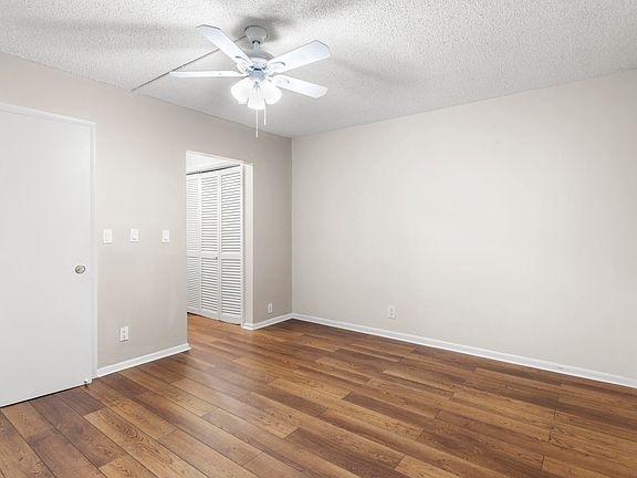 4th image of 616 NW 13th St #250