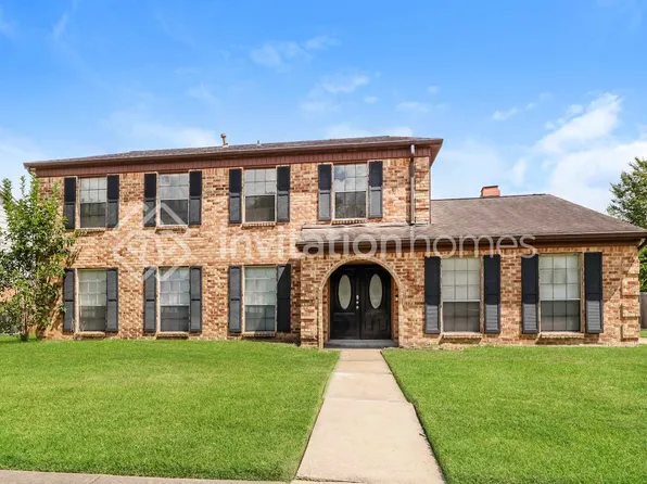 329 Old Course Dr, Friendswood, TX 77546