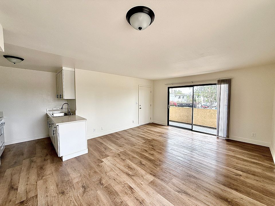 1st image of 12521 Saticoy St APT 4