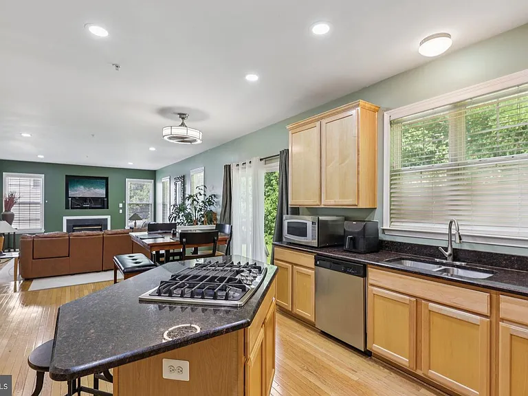 15206 Derbyshire Way — Photo 2