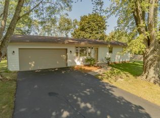 4801 Linview Dr, Rockford, IL 61109