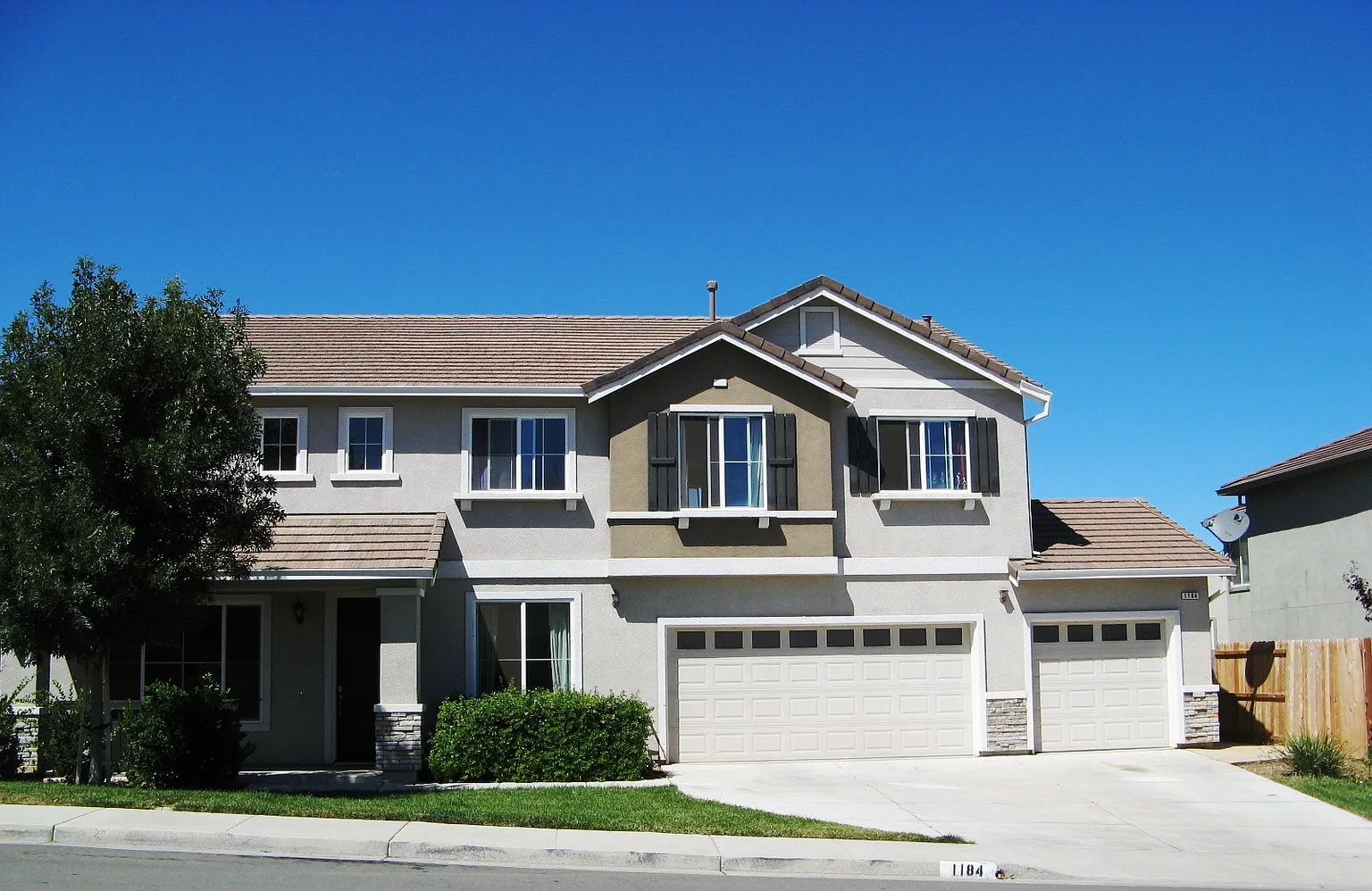 1184 Park West Dr photo 1