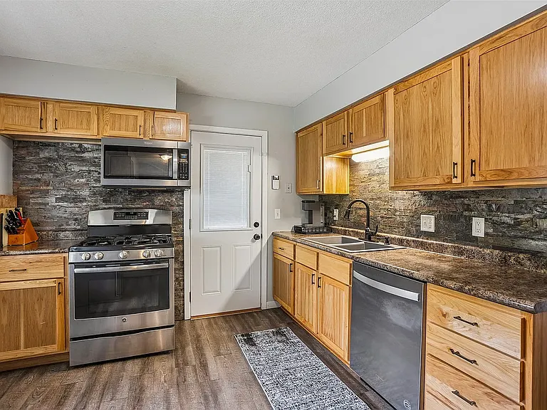 4800 Candlewick Dr — Photo 9