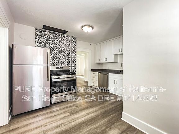 5th image of 3944 Georgia St