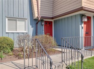 70 Montauk St #70, Fairfield, CT 06825