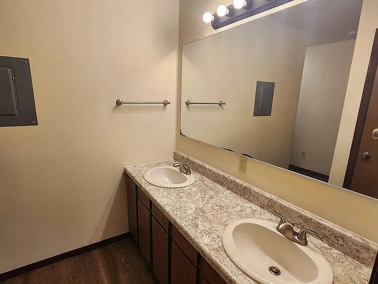 1117 Imperial Cir — Photo 20
