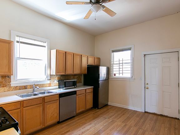 2nd image of 2281 N Clybourn Ave