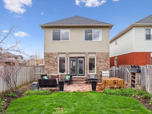 33 Bowen Dr, Guelph, ON N1E 0C9
