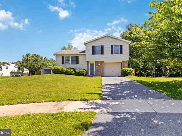 8892 McKinley Ct, Hummelstown, PA 17036