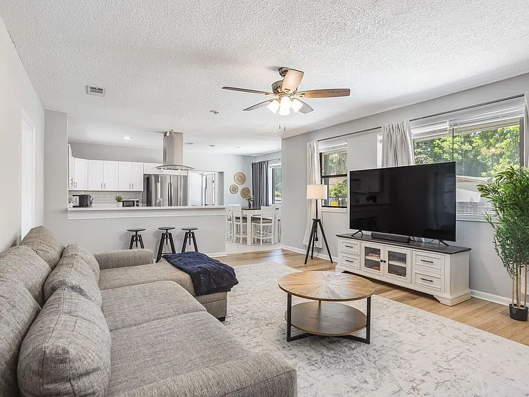 427 Holly Ave — Photo 4