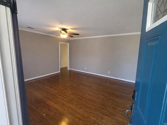 3rd image of 130 Sheridan Rd