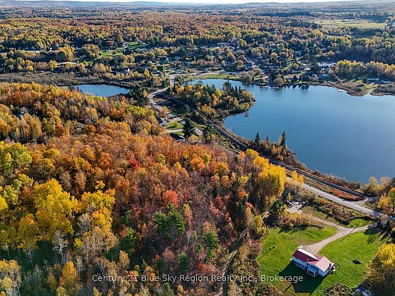 3rd image of 365 Sunnyside Rd