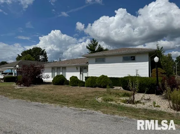 1401 N 13th St, Herrin, IL 62948