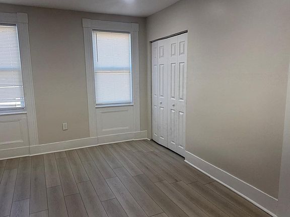 3rd image of 984 Middlesex St #1L